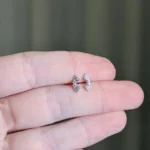 Brinco Sorriso Minimalista 1mm / 0,08 quilates