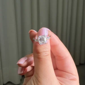 Anel Corte Esmeralda 7x9mm / 3 quilates