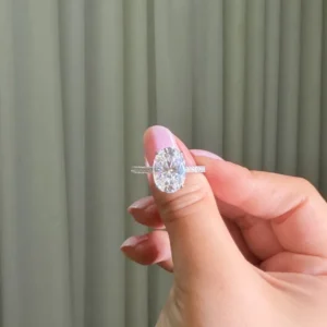 Anel Georgina Luxo 10x14 mm / 8 quilates