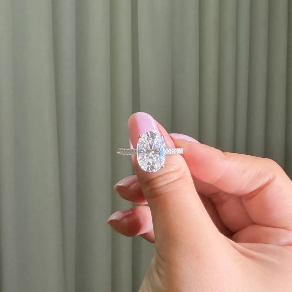 Anel Georgina Luxo 10x14 mm / 8 quilates