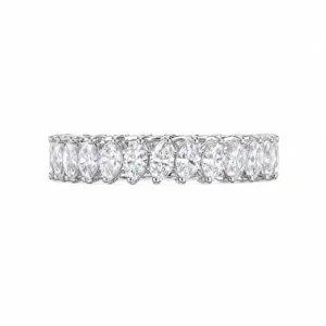 Anel Navete Inteiro Cravejado 3x6mm / 1 quilates