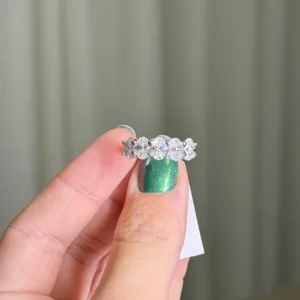 Anel Meia Aliança Oval 4x6mm / 2,5 quilates