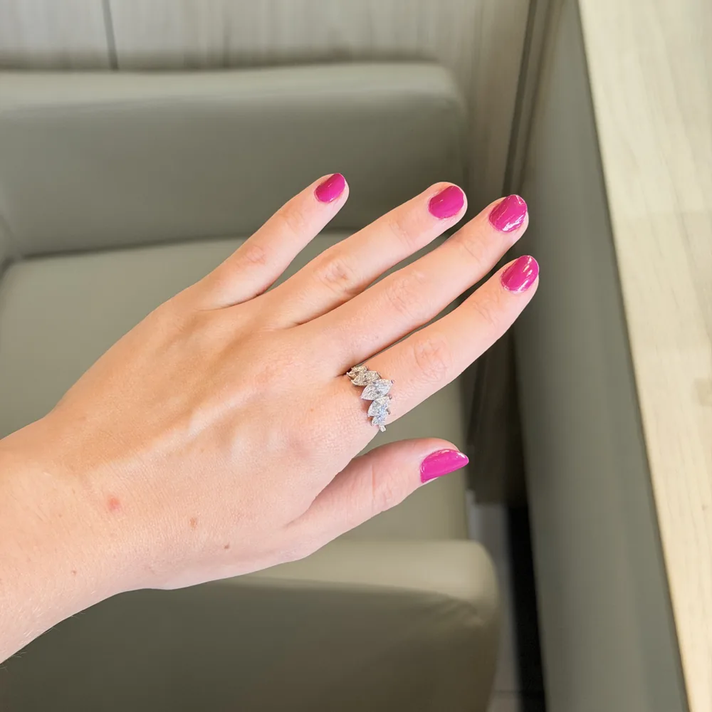 Anel Rainha Navete 10x5mm / 2,68 quilates